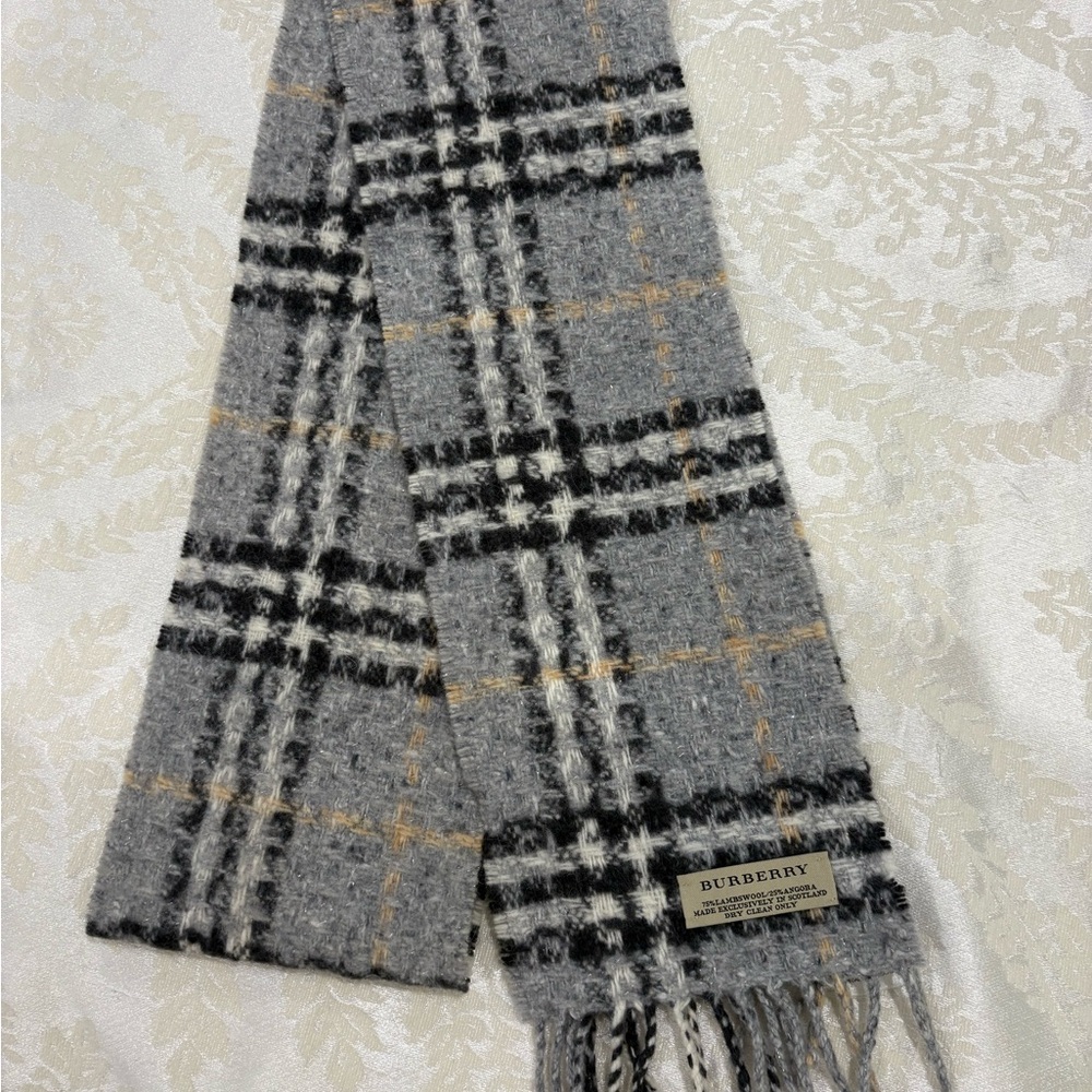 AUTHENTIC BURBERRY wool Scarf